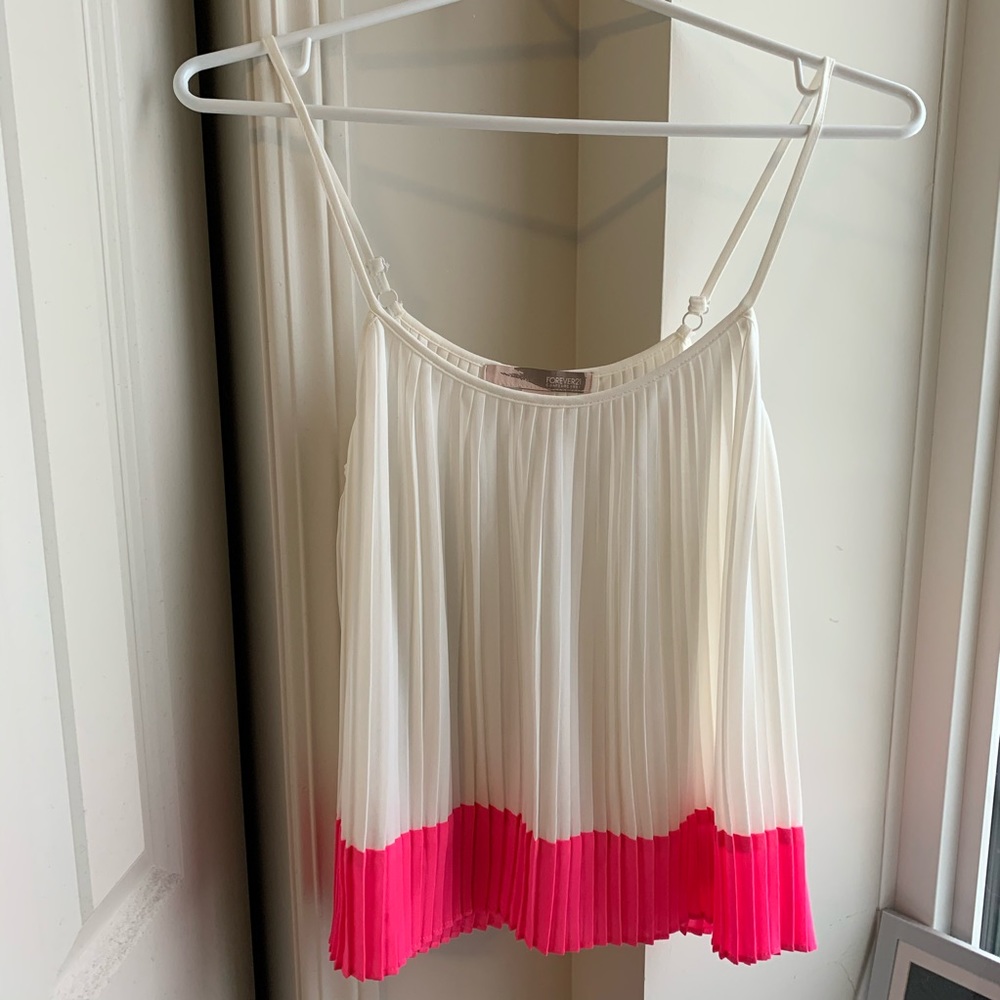 Forever 21 -Pleated Ruffle Tank